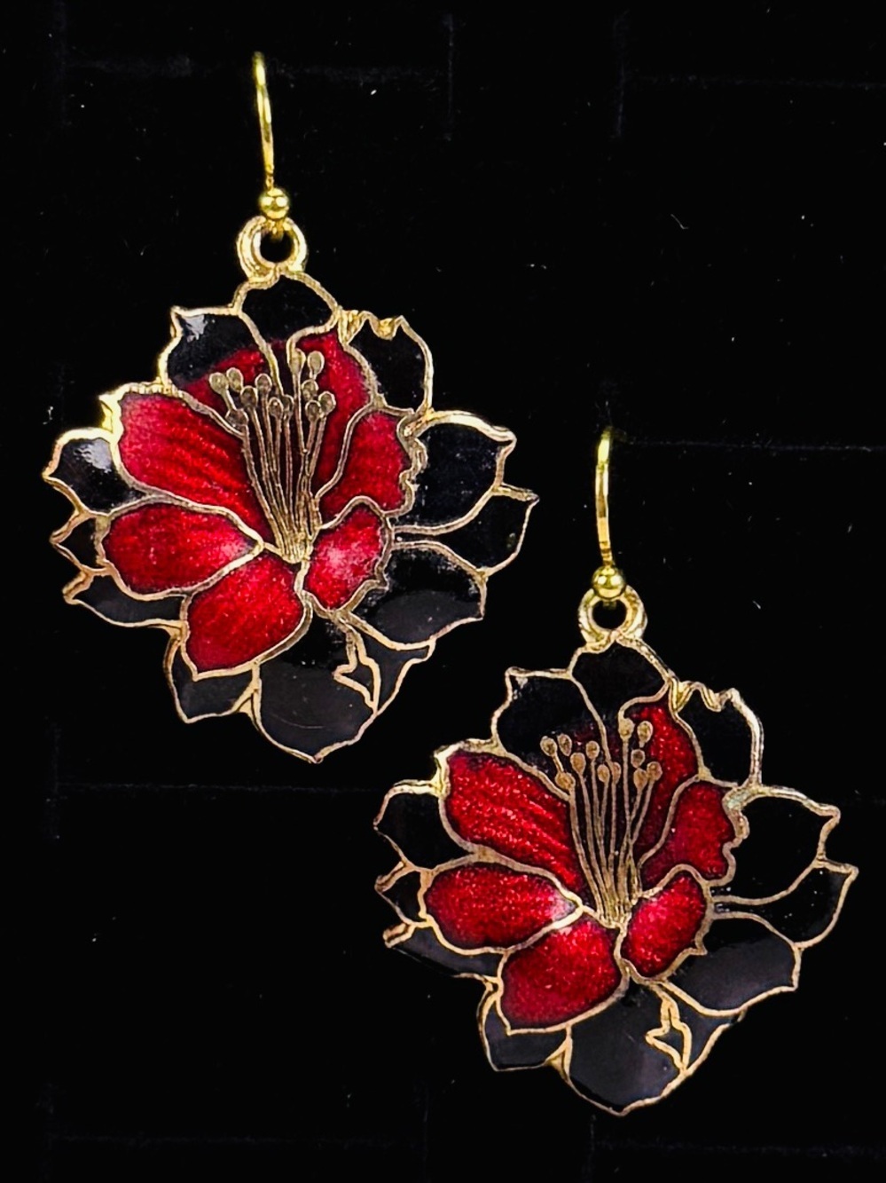 Beautiful vintage goldtone, red and green flower weighted pierced earrings